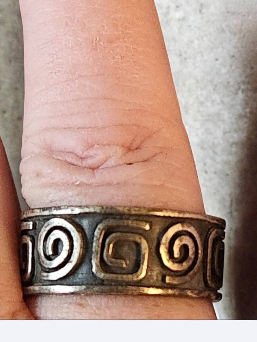 Vintage Greek Spiral Band Ring in Antiqued Silver■ Stamped ■ Firm